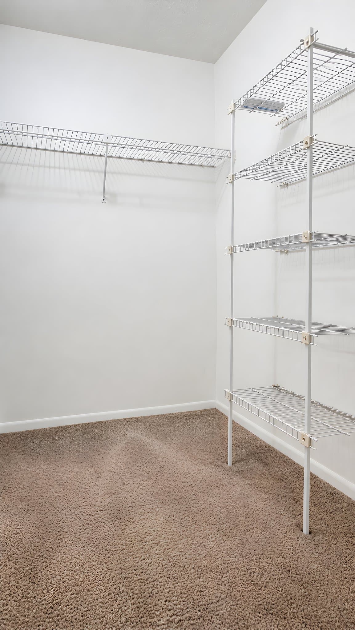 Columbus Condo: 2196 hedgerow Rd.