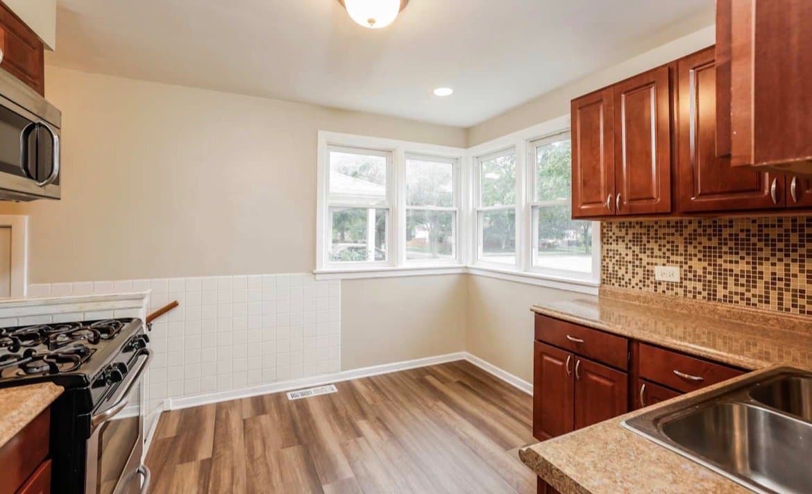 Evanston House: 1608 Mulford St