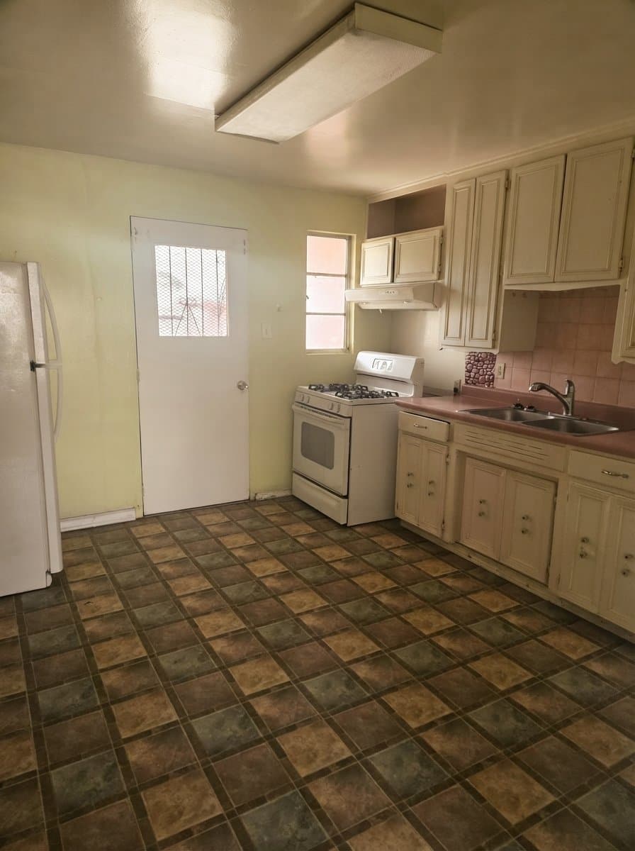 El Paso Multiplex: 558 Schwabe St