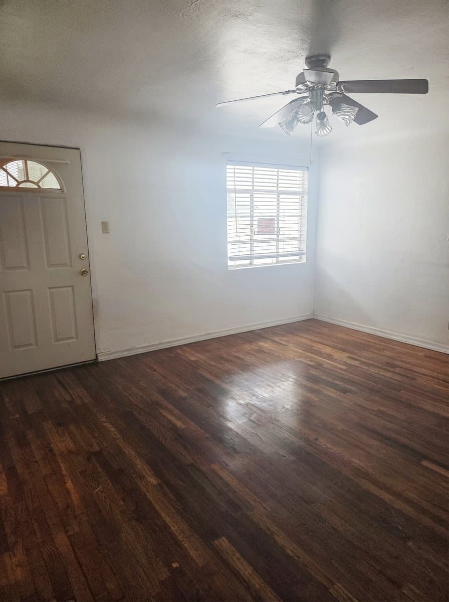El Paso Multiplex: 558 Schwabe St