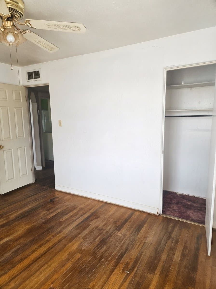 El Paso Multiplex: 558 Schwabe St