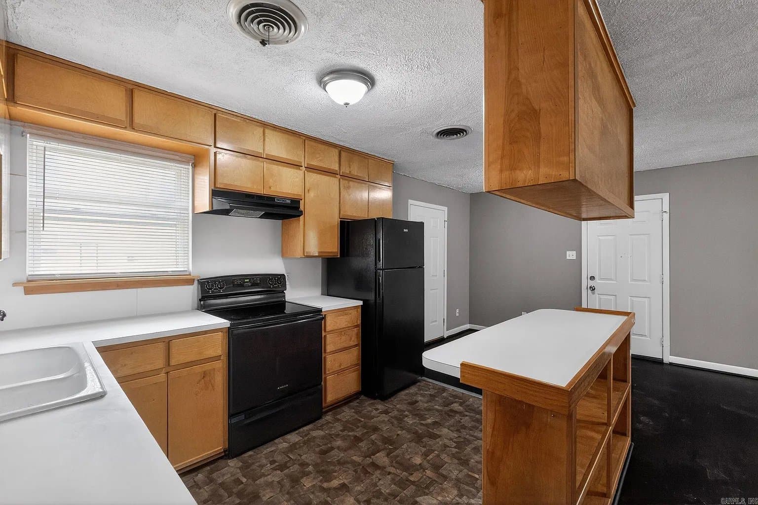 North Little Rock House: 505 E Bethany Rd