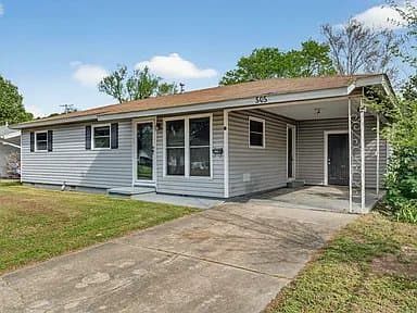 North Little Rock House: 505 E Bethany Rd