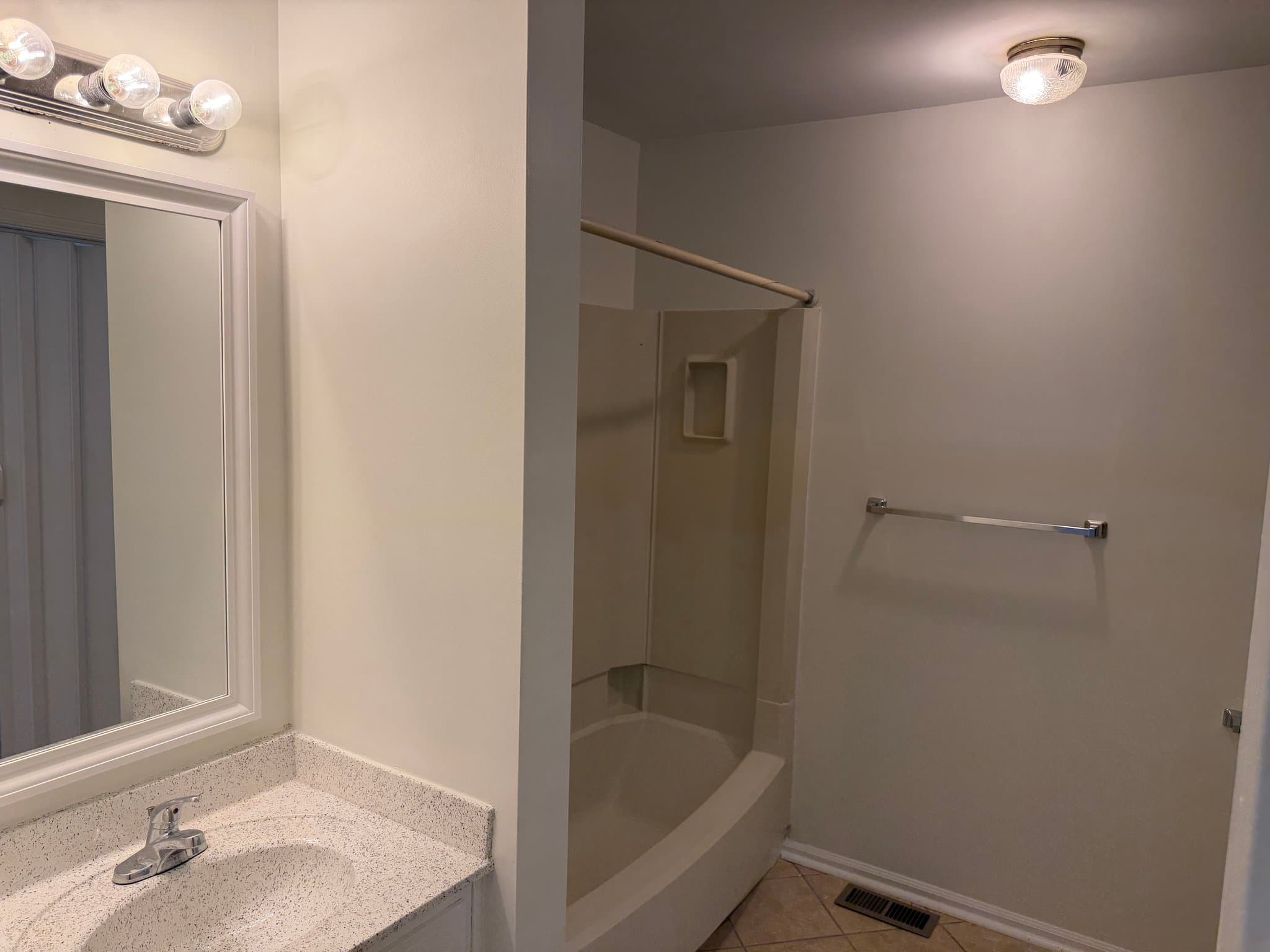 Charlotte House: 7814 Hickory Hollow Lane