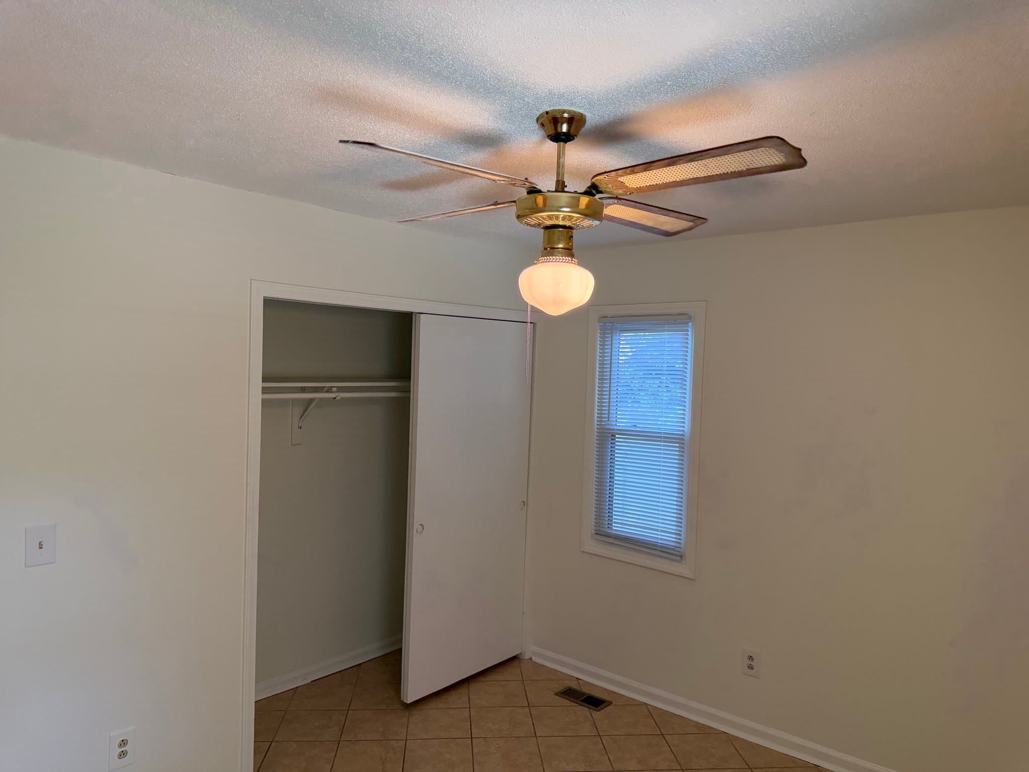 Charlotte House: 7814 Hickory Hollow Lane