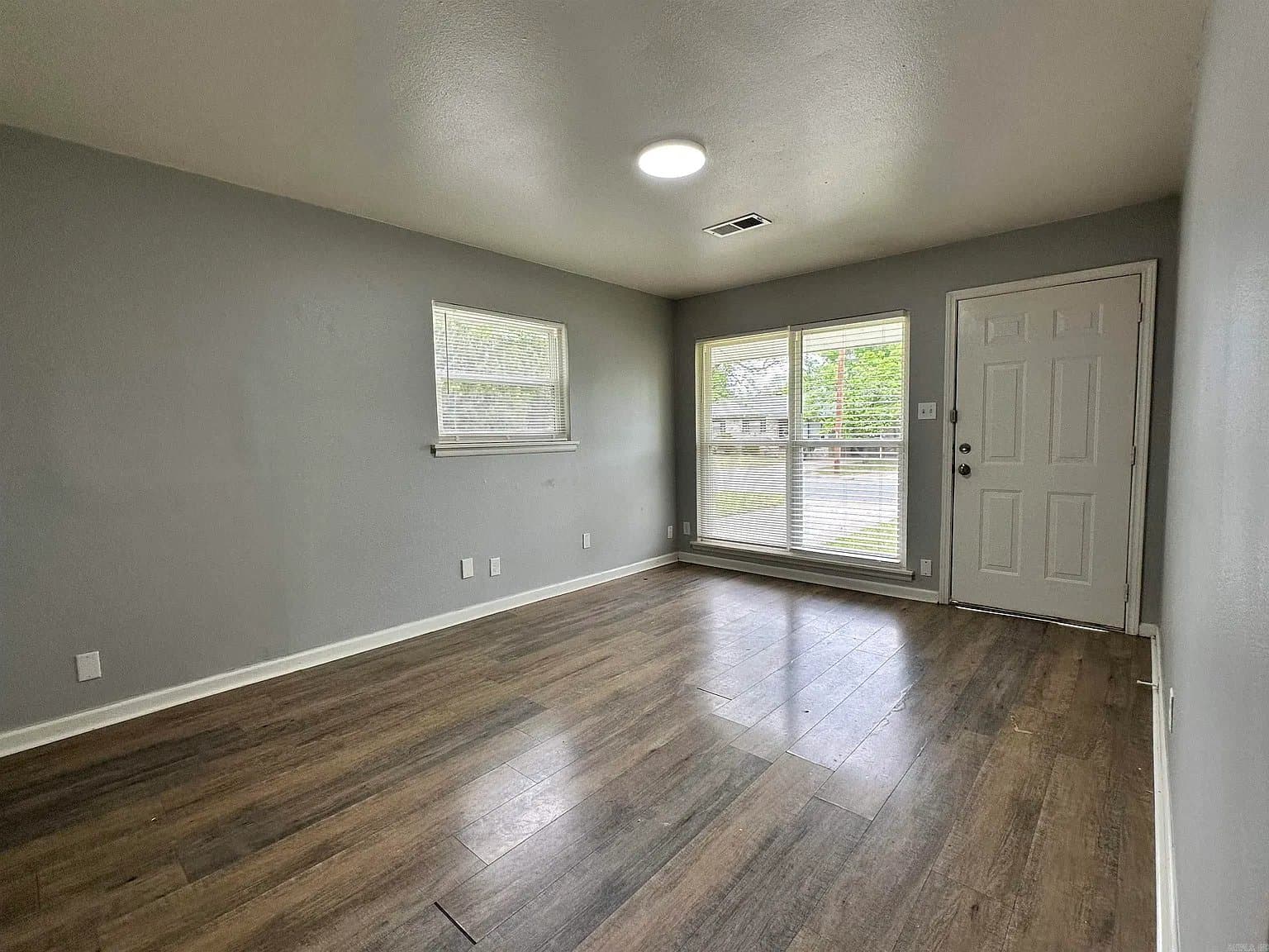 North Little Rock House: 512 Ellen Drive