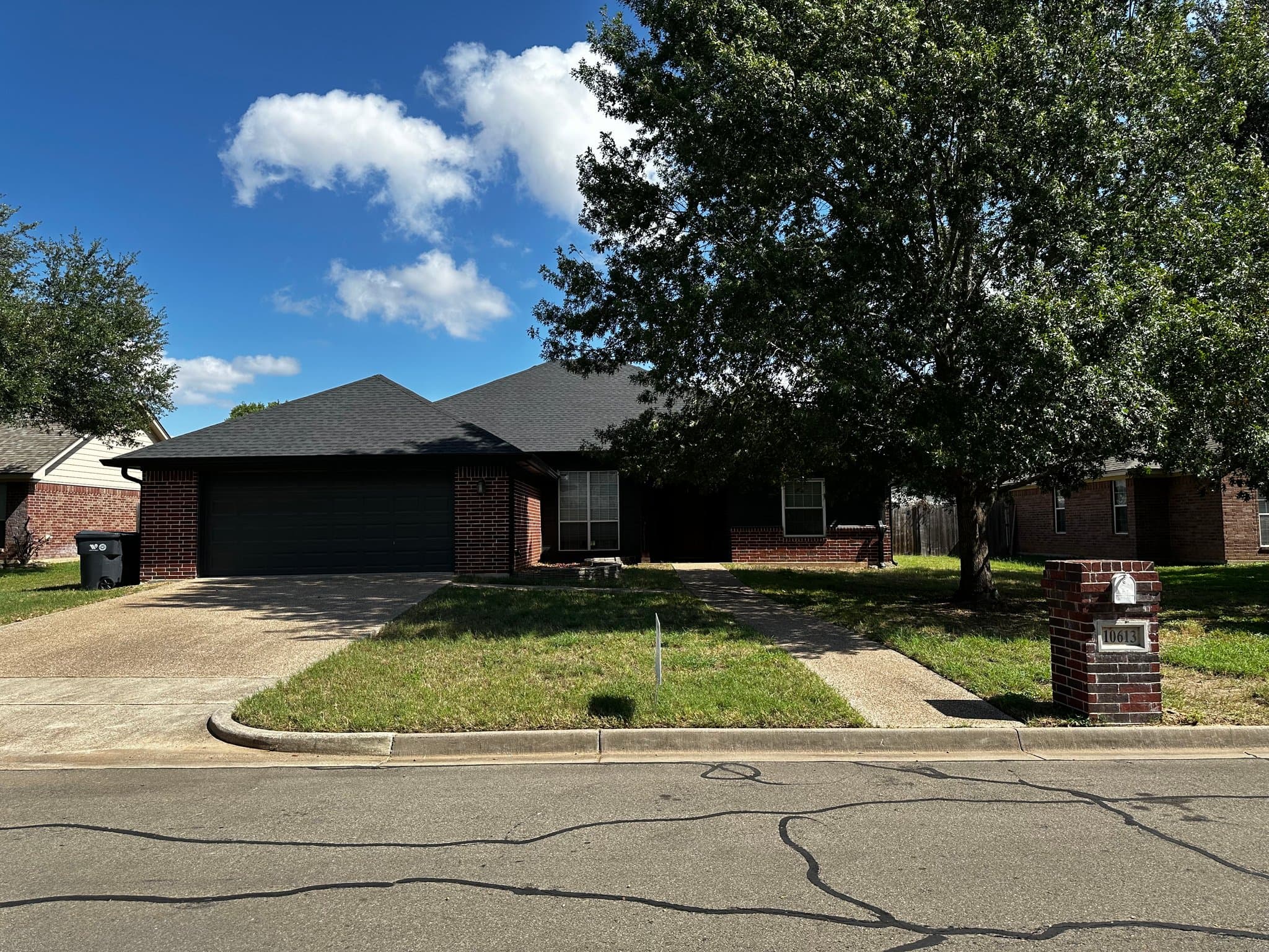 Waco House: 10613 Rayburn Way