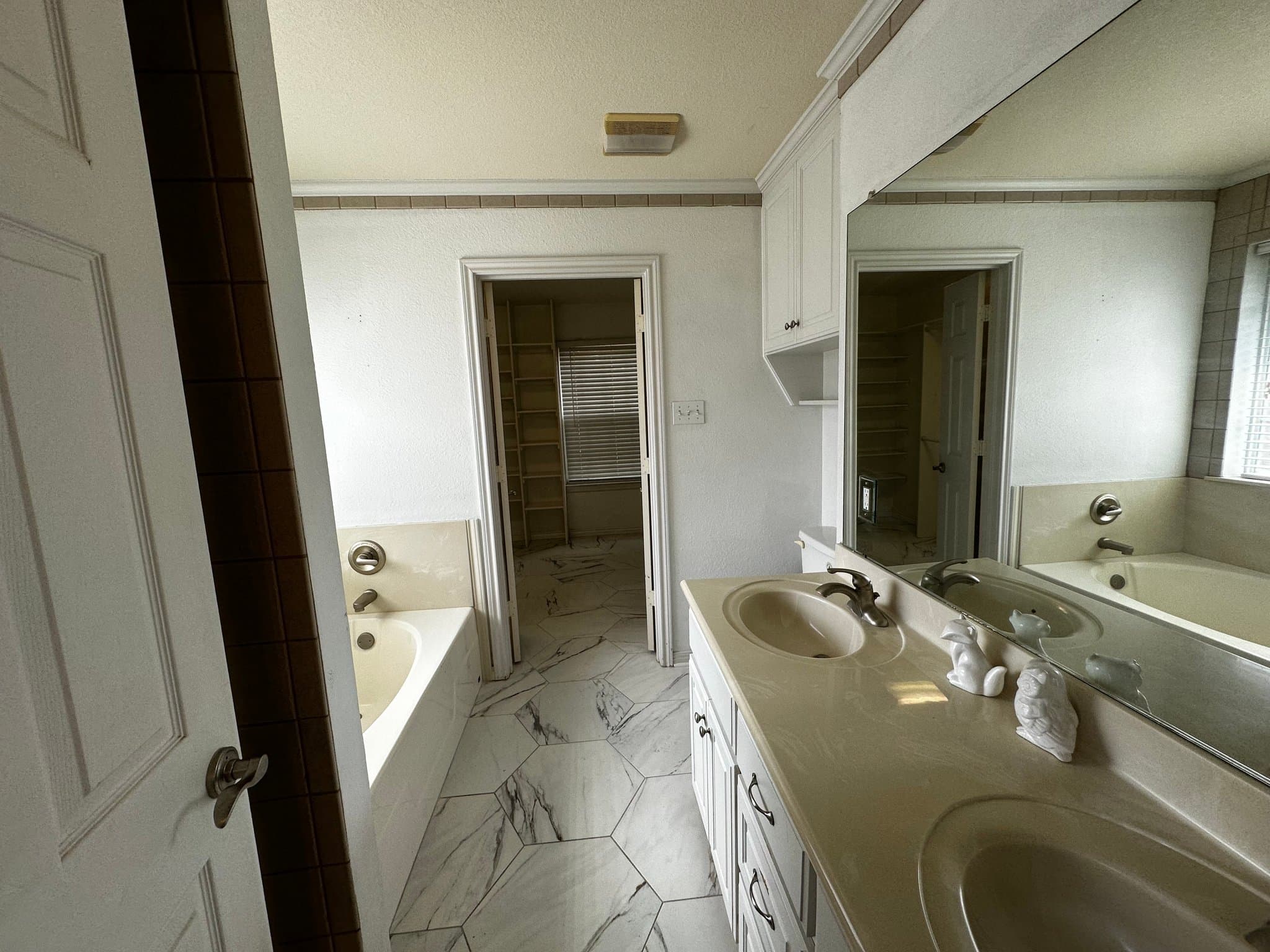 Waco House: 10613 Rayburn Way