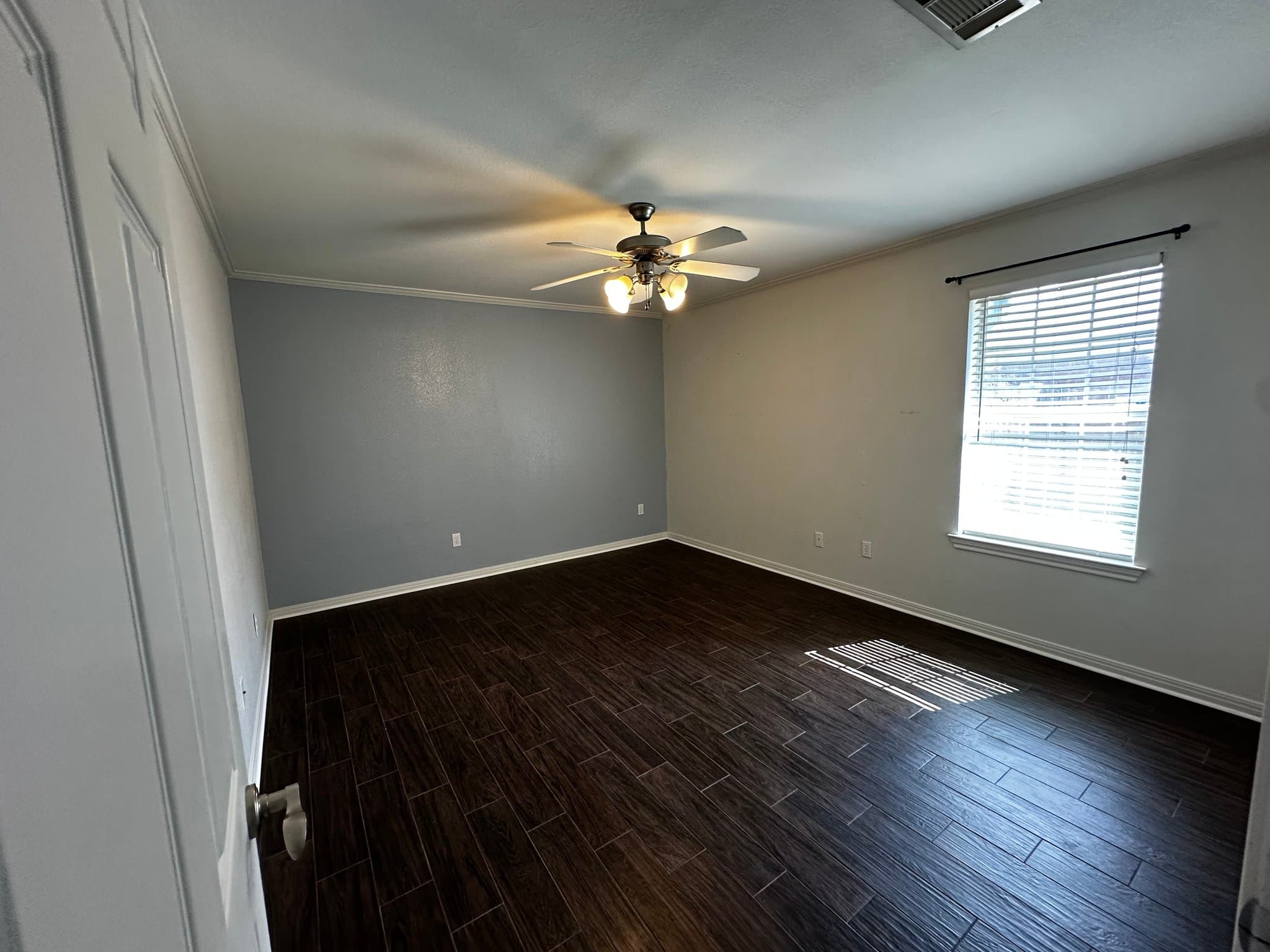 Waco House: 10613 Rayburn Way