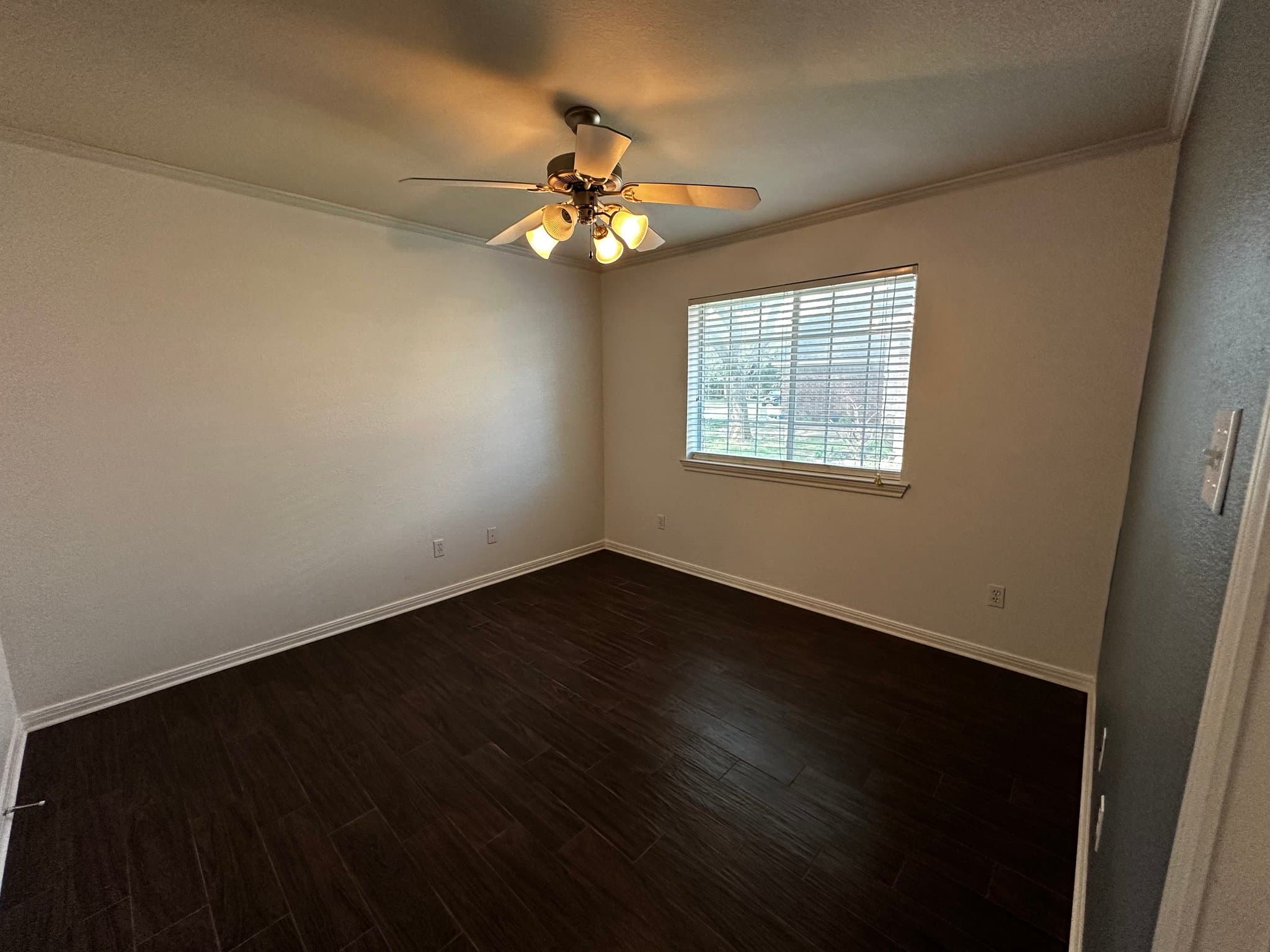 Waco House: 10613 Rayburn Way