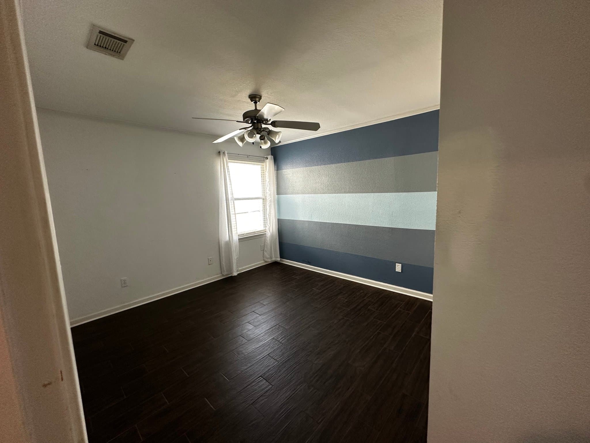 Waco House: 10613 Rayburn Way