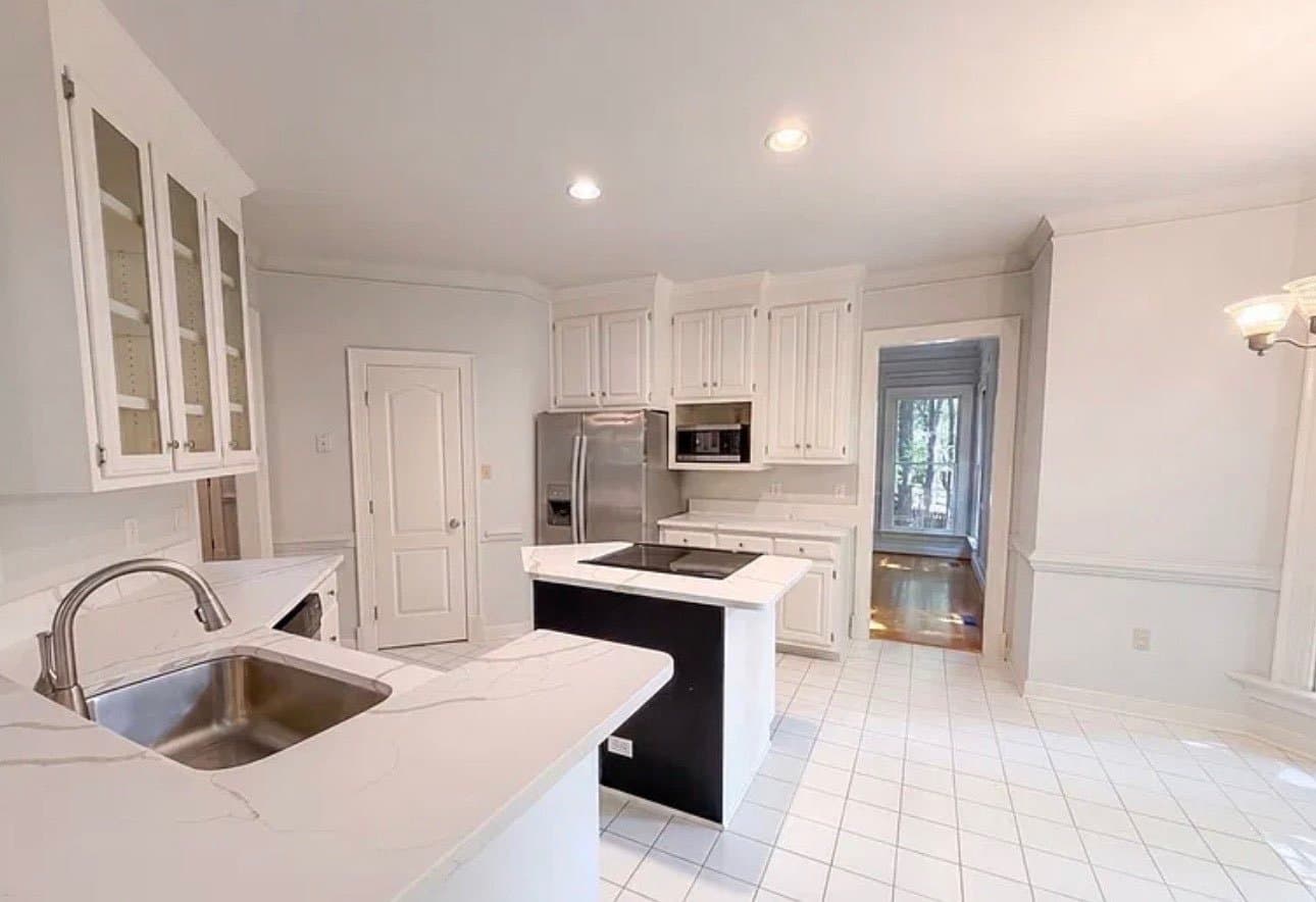 Midlothian House: 5861 fox briar way