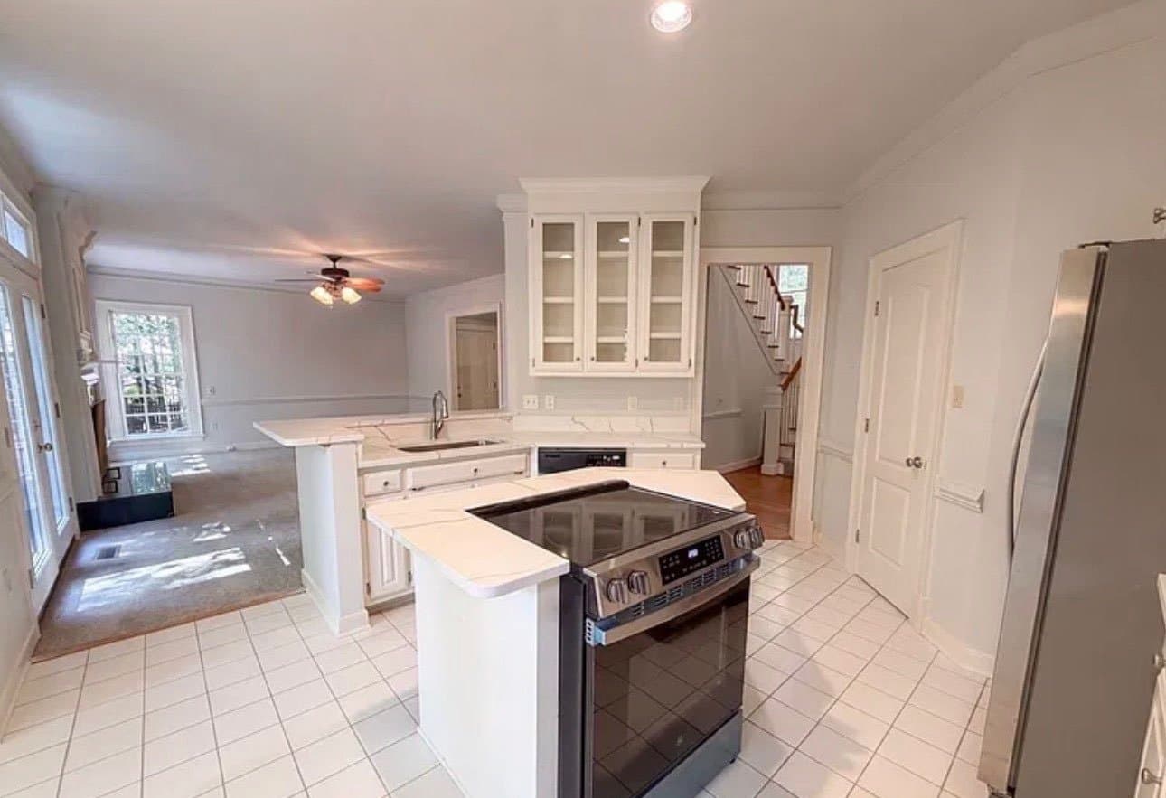 Midlothian House: 5861 fox briar way