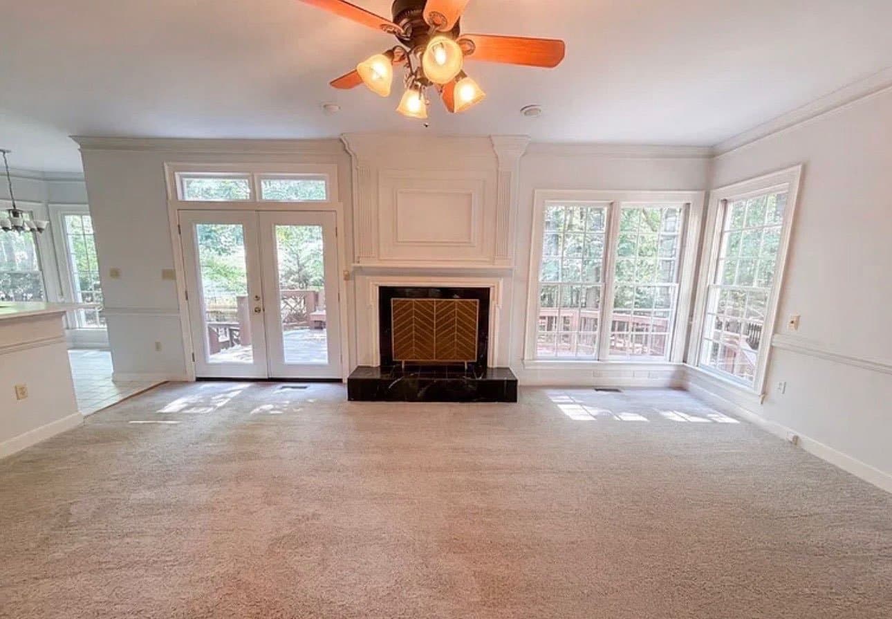 Midlothian House: 5861 fox briar way