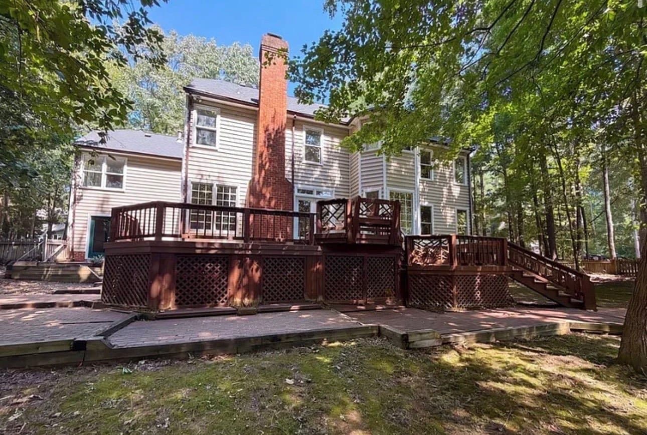 Midlothian House: 5861 fox briar way