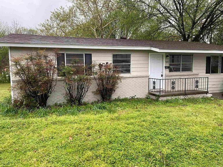 North Little Rock House: 1510 W 38th St