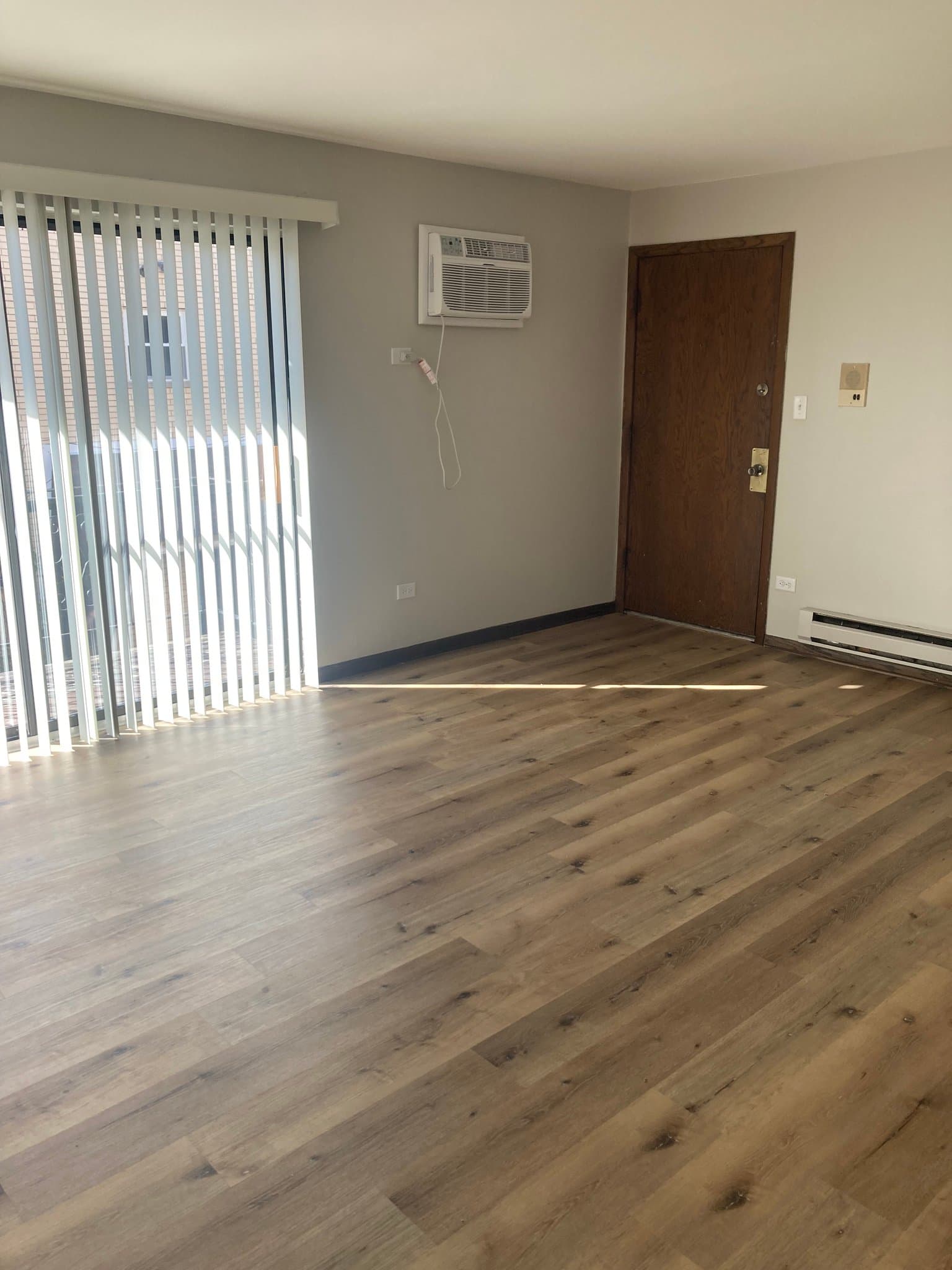 Chicago Apartment: 6216 W 65th St