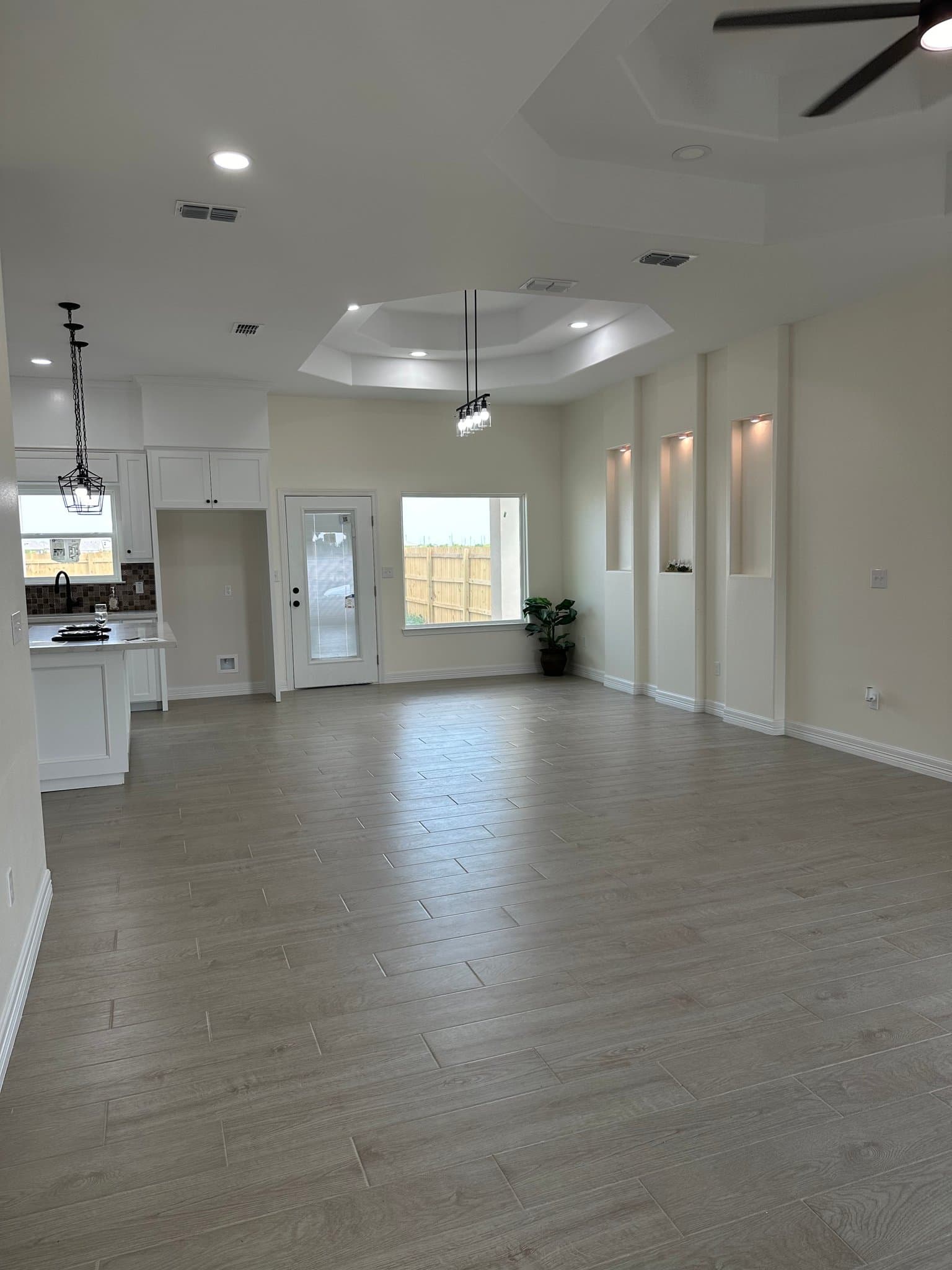 Harlingen House: 2422 Treasure Haven Dr, Harlingen Texas 78550