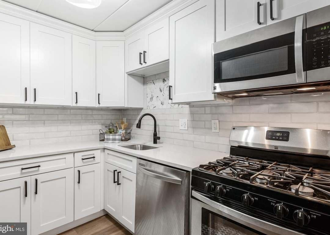 Leesburg Condo: 125J Clubhouse Dr SW