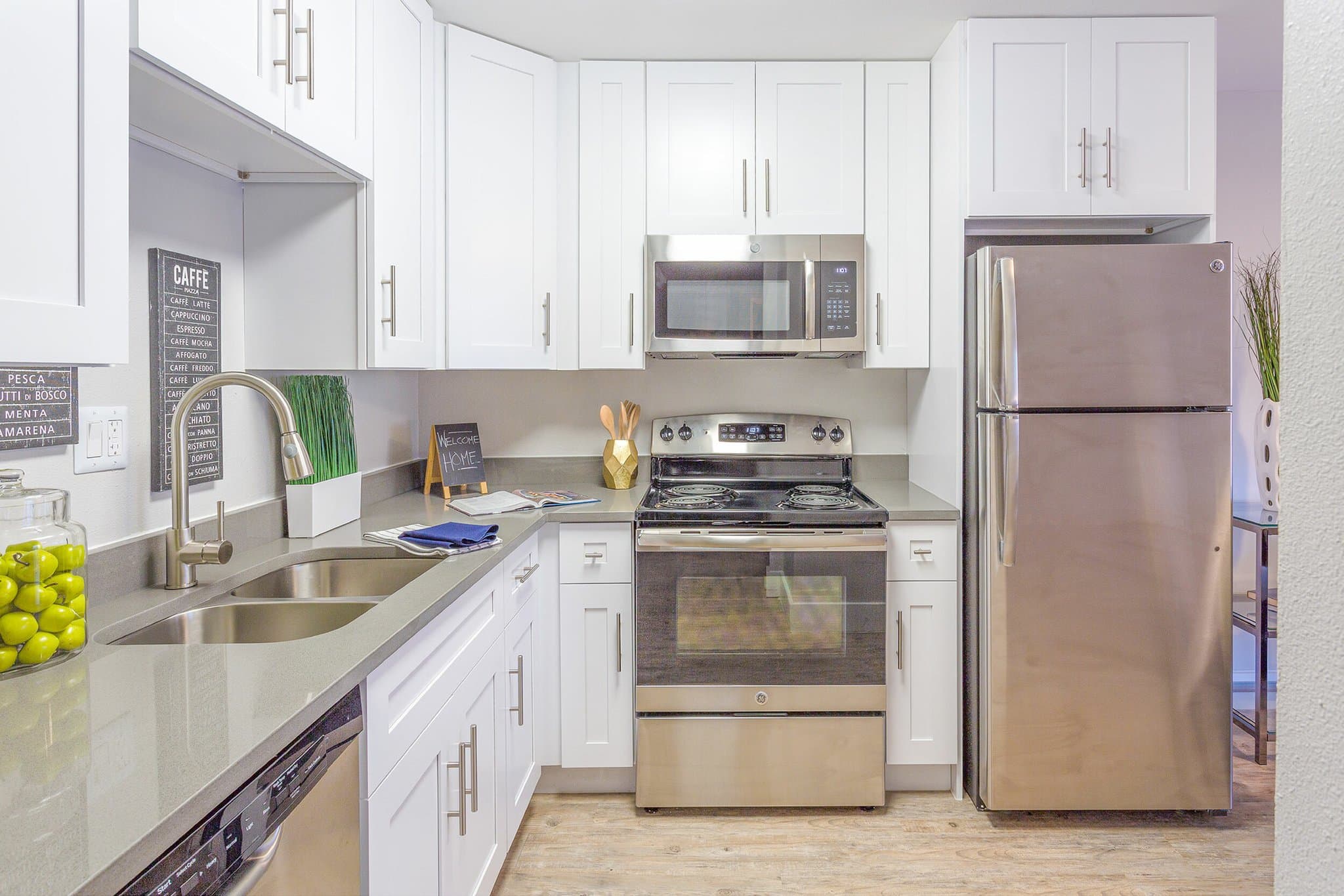 Tampa Apartment: 4350 W Kennedy Blvd