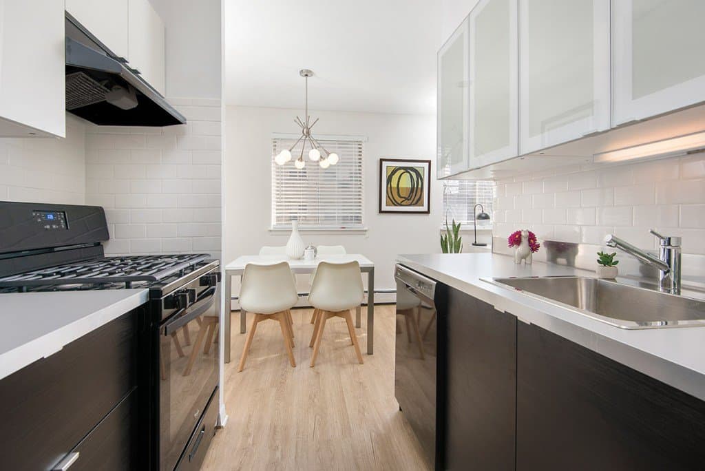 Chicago Condo: 501 West Wellington Avenue