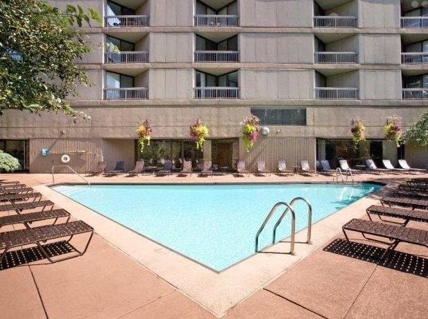 Chicago Condo: 39 West Chicago Avenue
