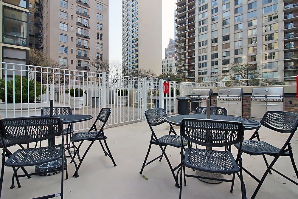 Chicago Condo: 52 E Scott St
