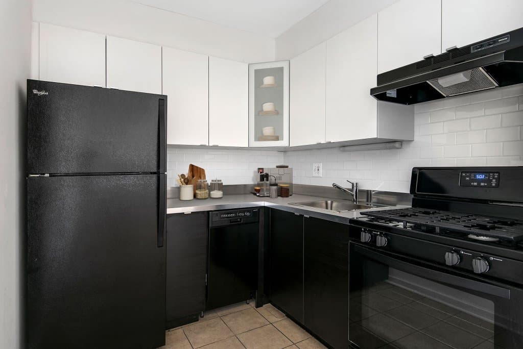 Chicago Condo: 460 West Aldine Avenue