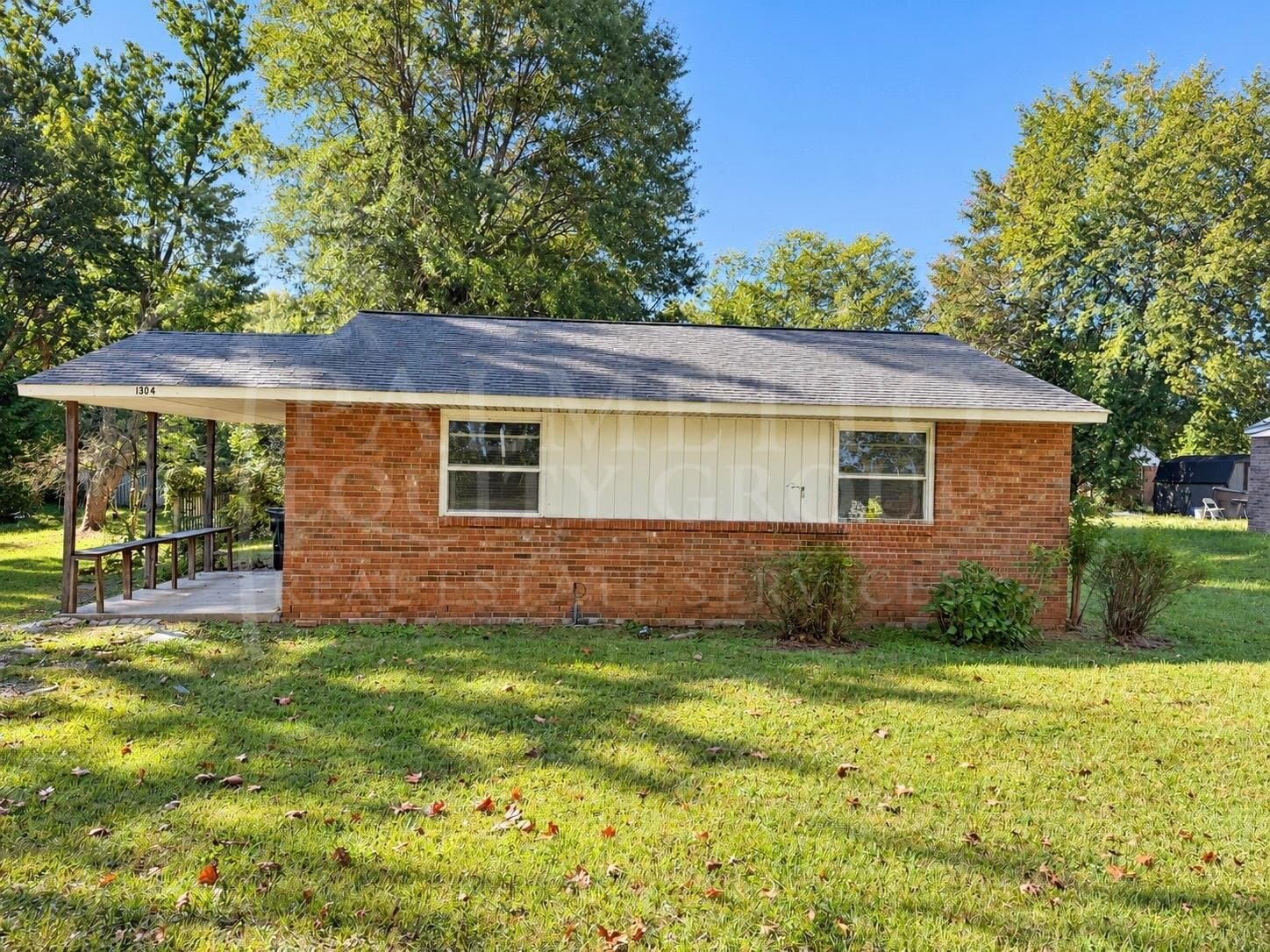 Greensboro House: 1304 Cartwright Dr