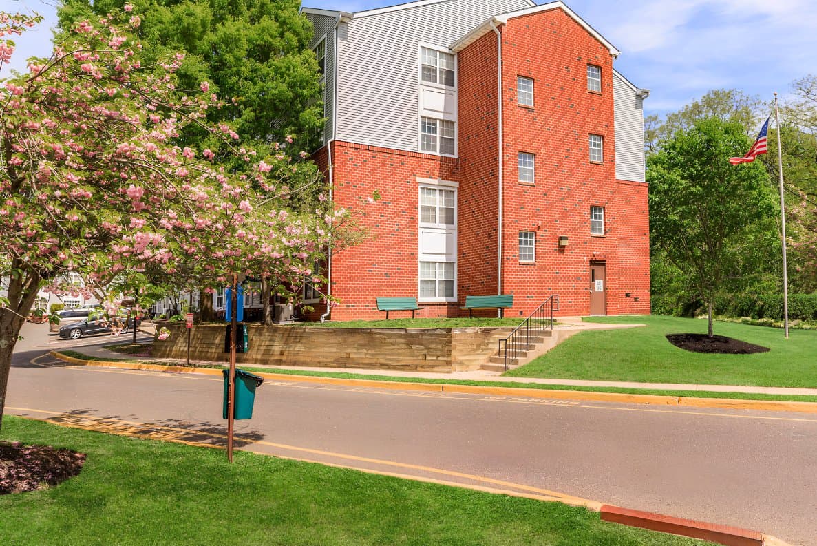Barrington Apartment: 2101 Reamer Dr
