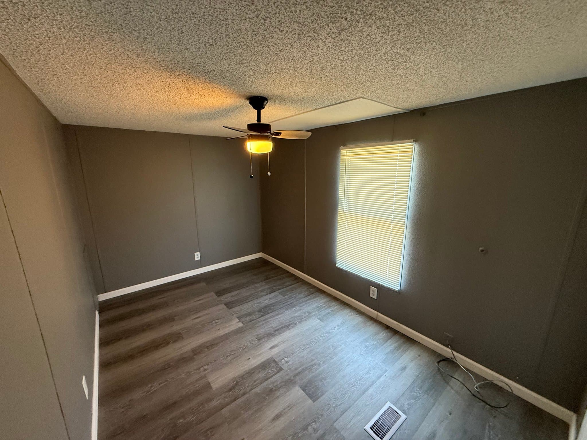 Nolanville House: 1400 E Ave H
