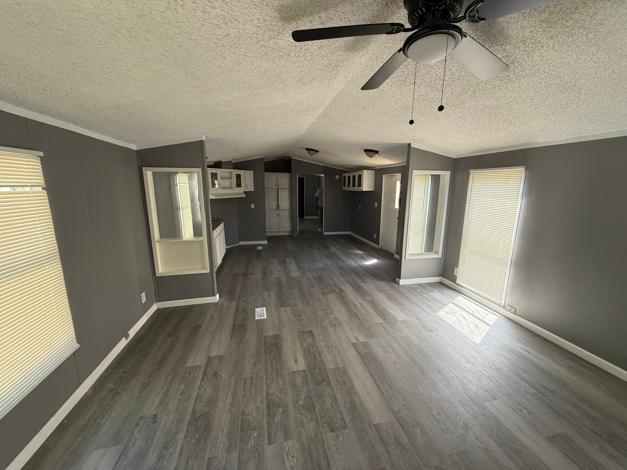 Nolanville House: 1400 E Ave H