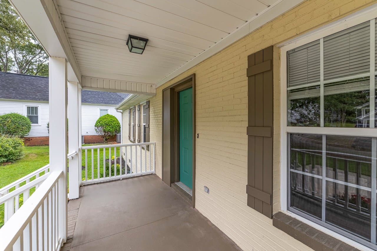 Greenville House: 215 Asbury Ave
