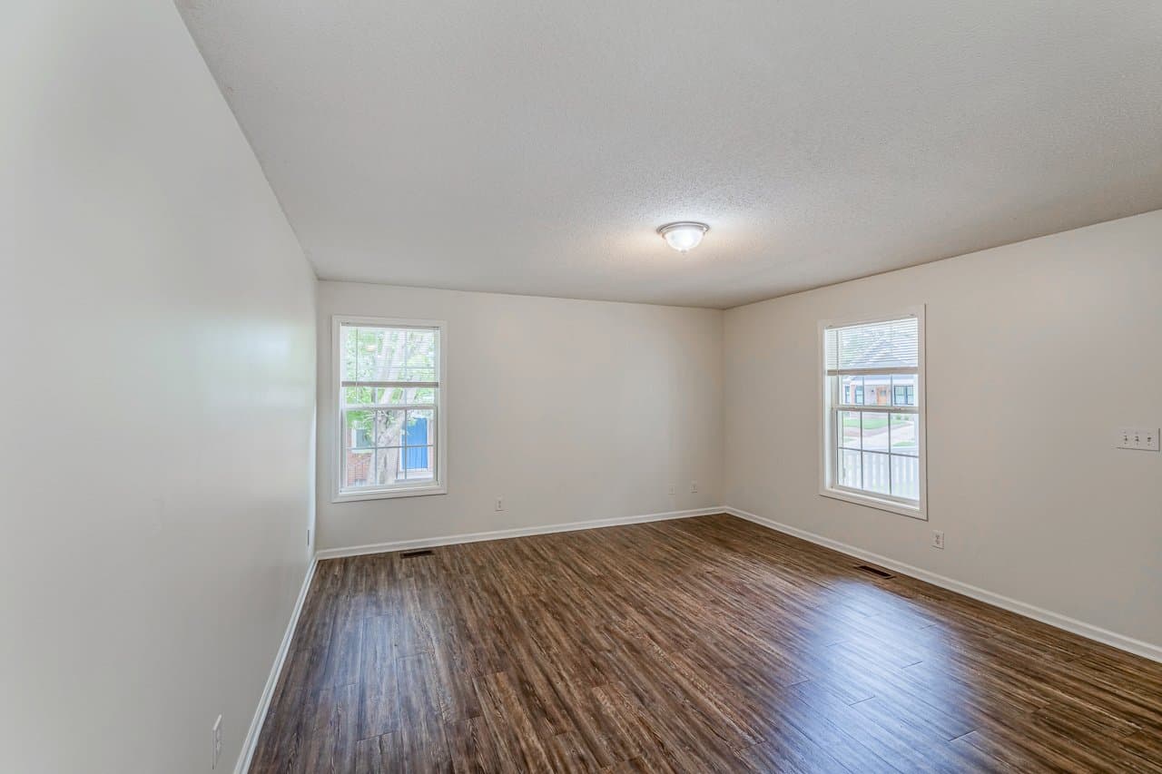 Greenville House: 215 Asbury Ave