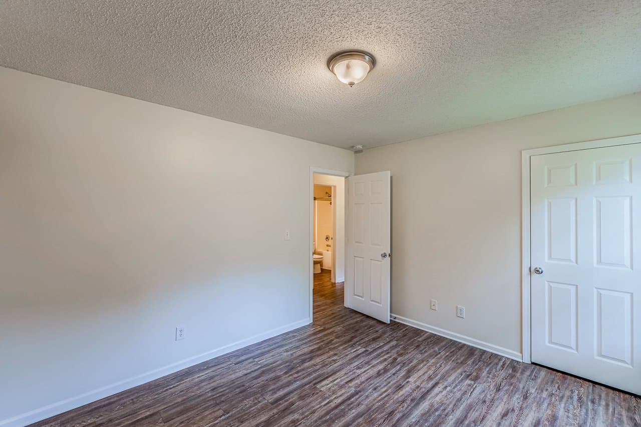 Greenville House: 215 Asbury Ave
