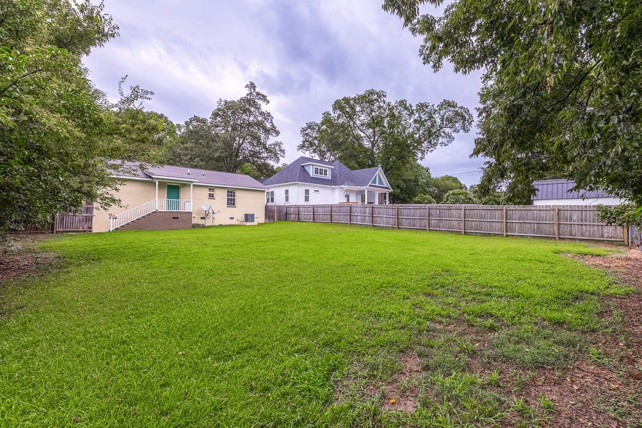 Greenville House: 215 Asbury Ave