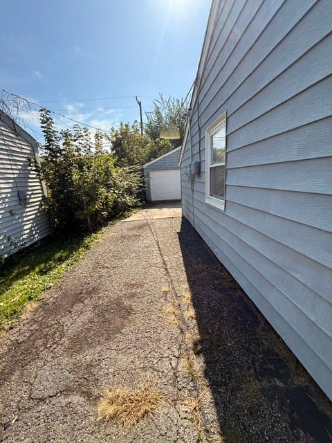 Columbus House: 1009 Minerva Ave