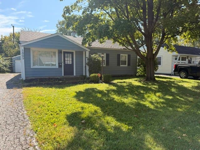 Columbus House: 1009 Minerva Ave