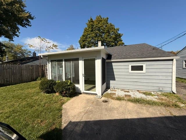 Columbus House: 1009 Minerva Ave