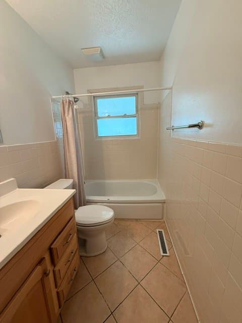Columbus House: 1009 Minerva Ave