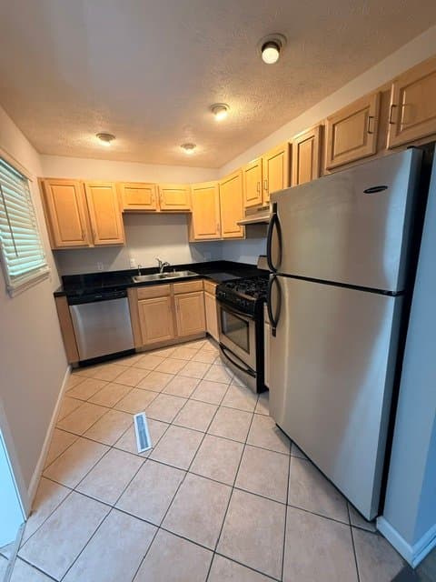 Columbus House: 1009 Minerva Ave