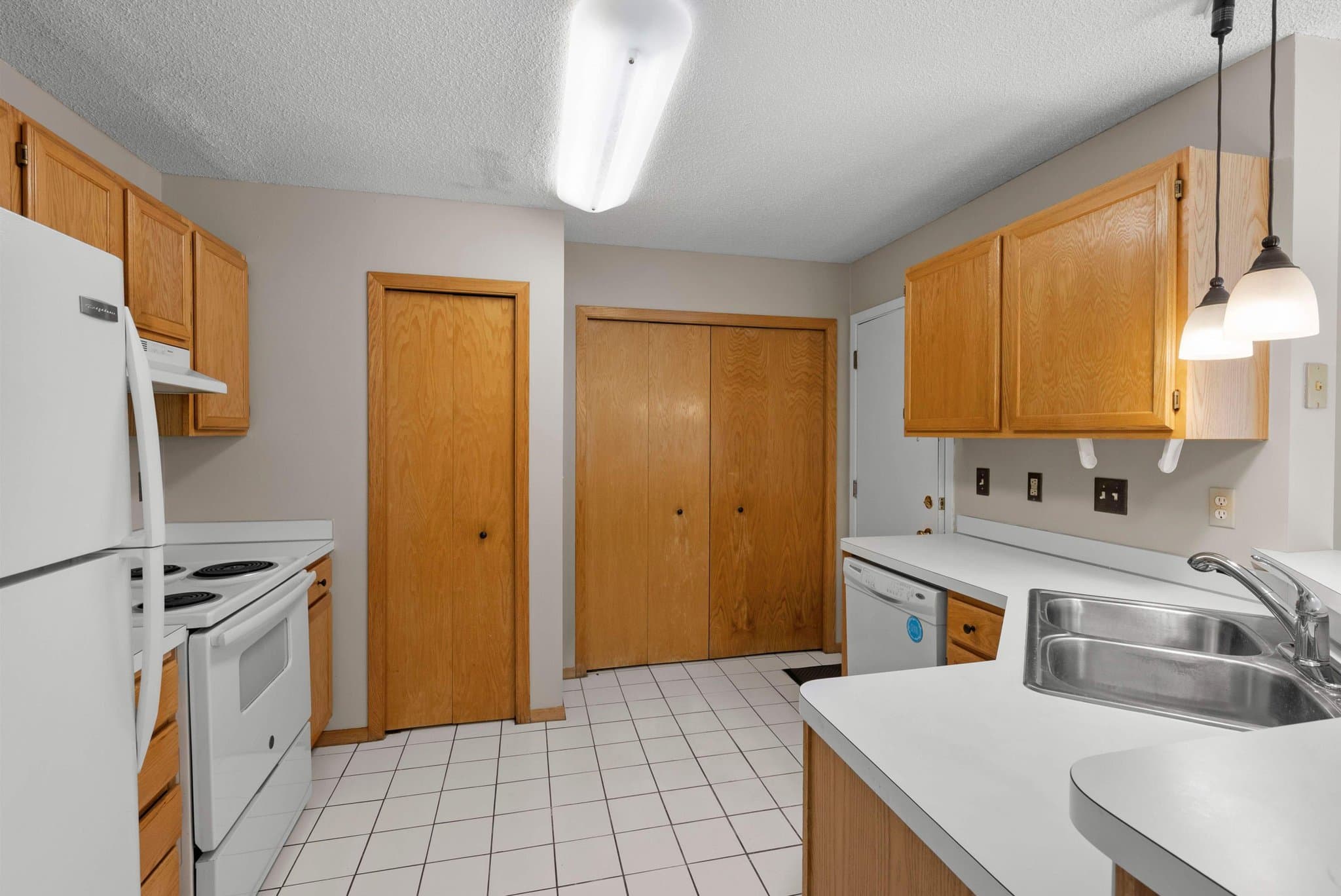 Eagan Townhome: 4106 Durham Ct