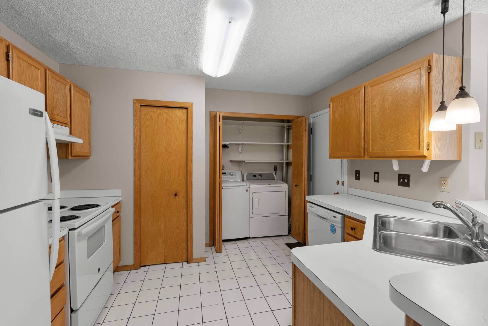 Eagan Townhome: 4106 Durham Ct