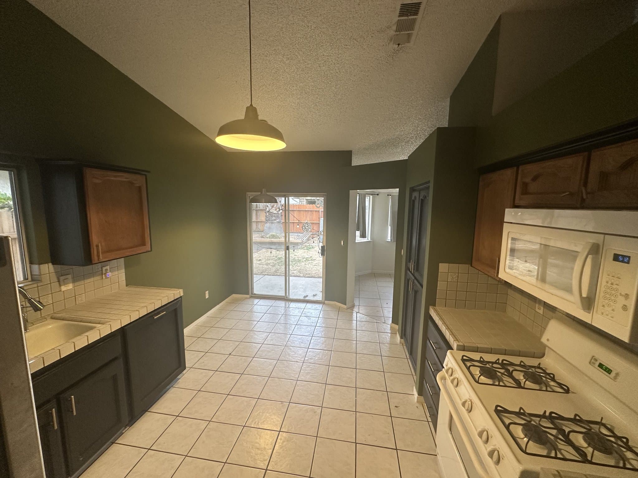 Fresno House: 6114 N Prospect