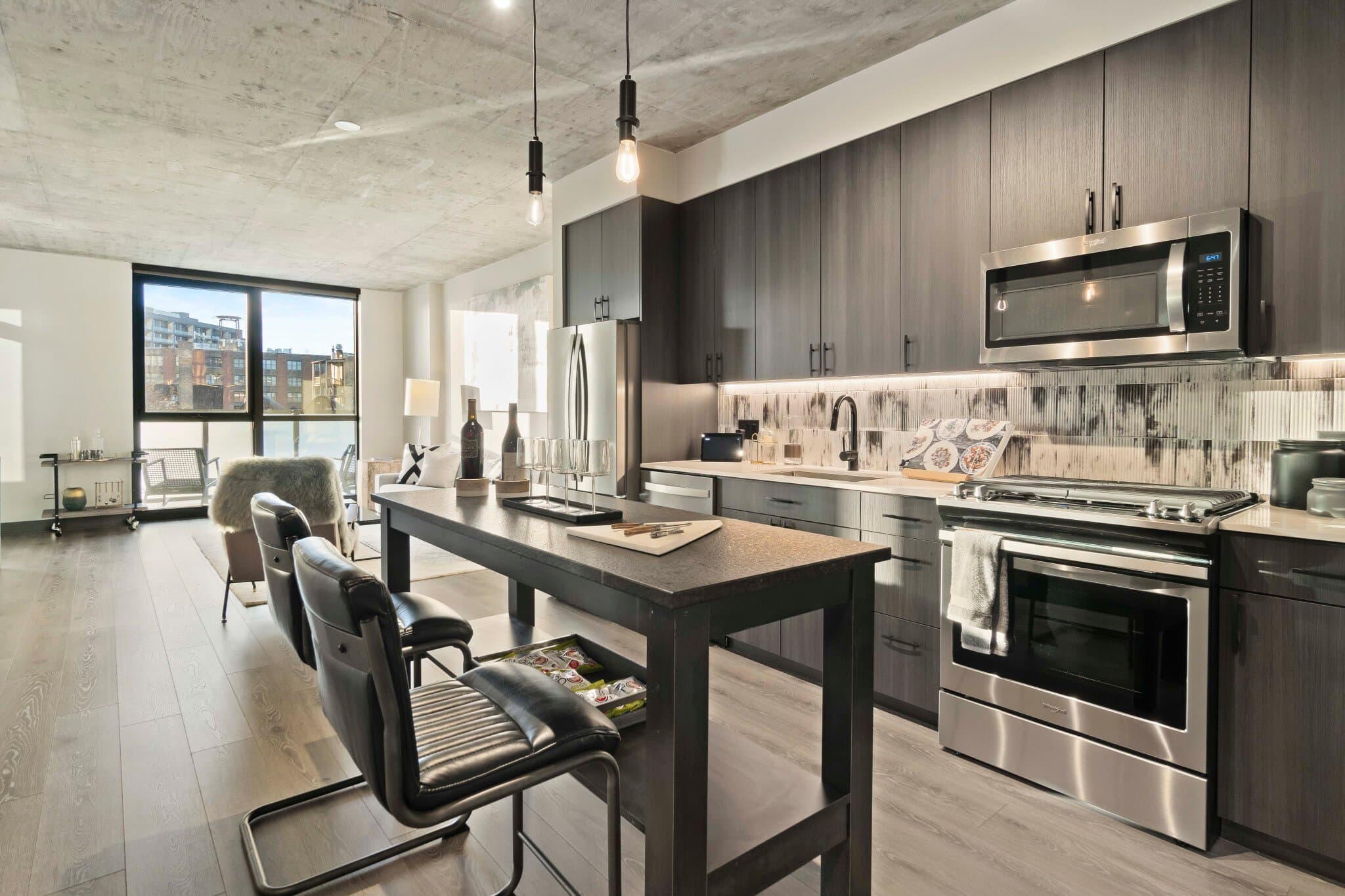 Chicago Condo: 1331 West Lake Street
