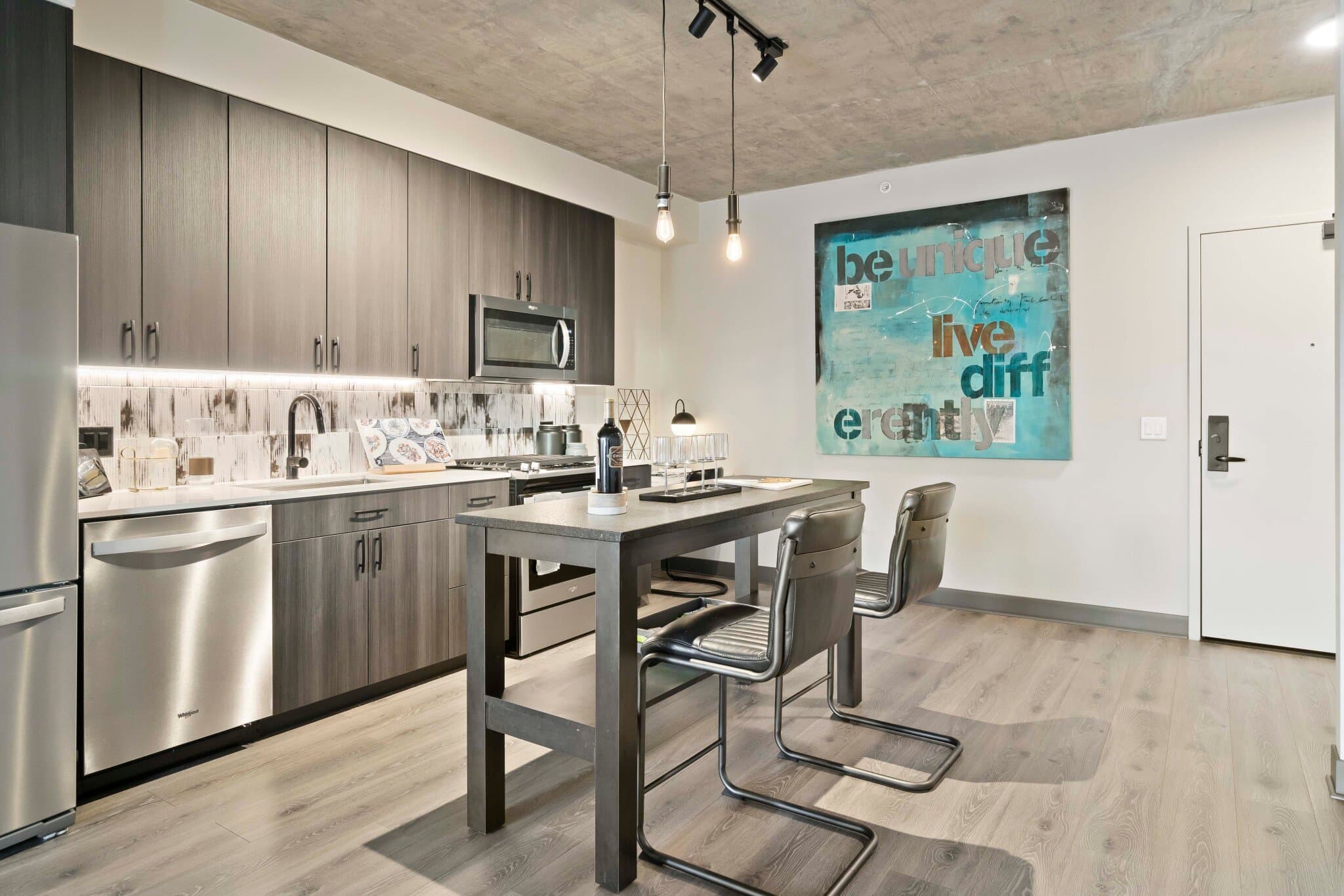 Chicago Condo: 1331 West Lake Street