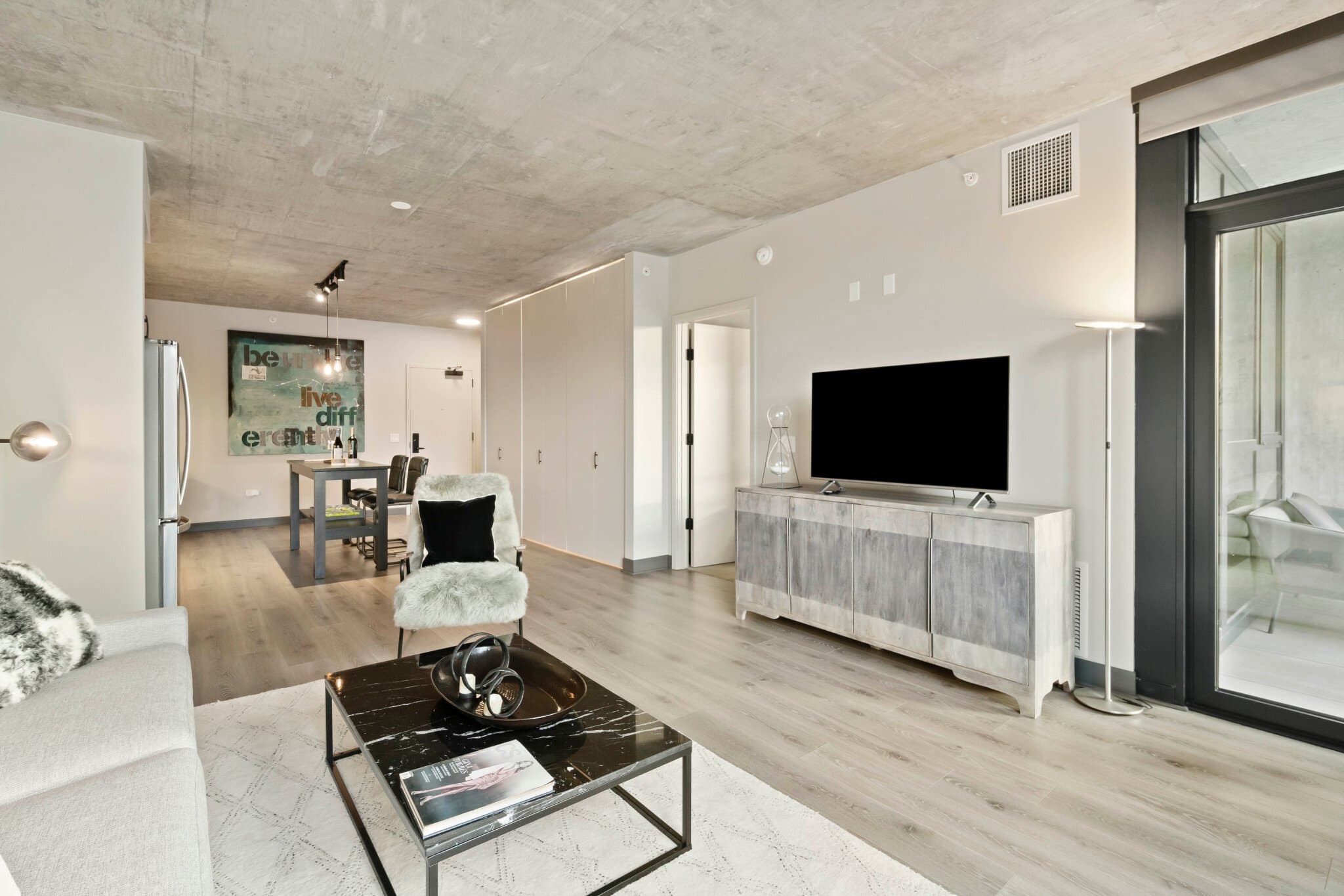 Chicago Condo: 1331 West Lake Street