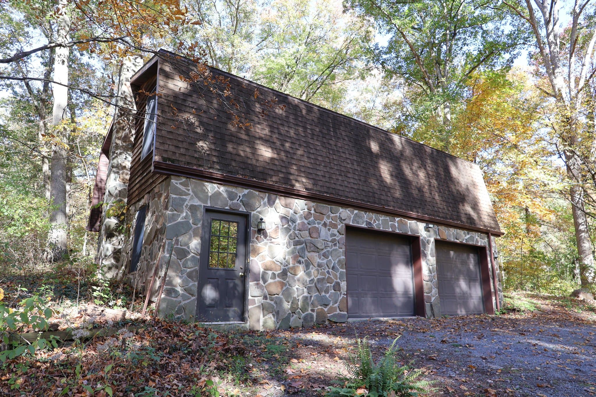 Lebanon House: 982 Mine Rd