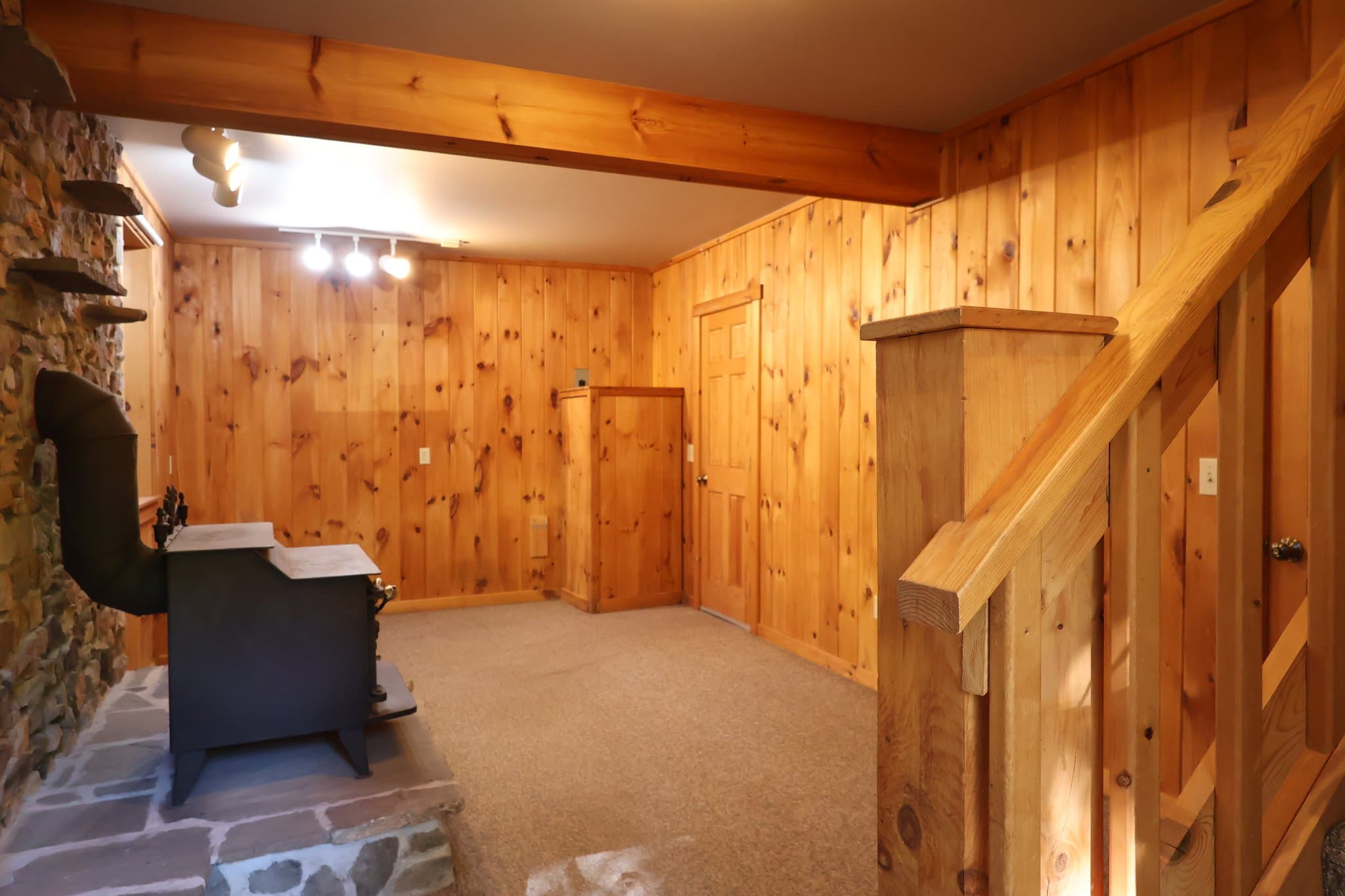 Lebanon House: 982 Mine Rd