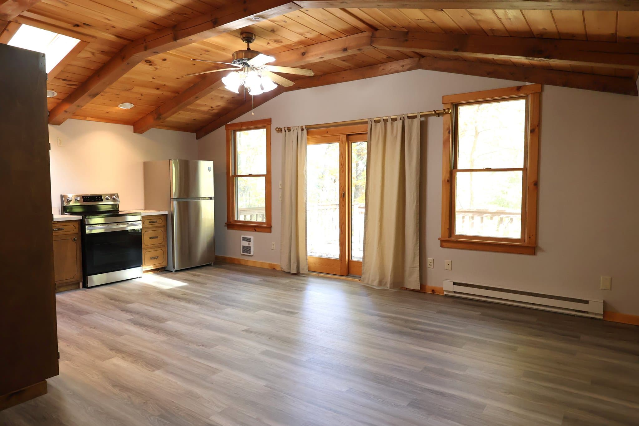 Lebanon House: 982 Mine Rd